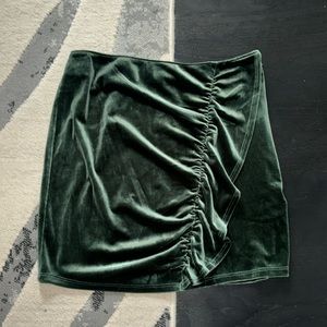 Abercrombie & Fitch women’s green velvet mini skirt size XS